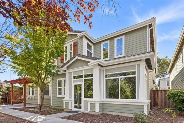 642 WOODLAND TER