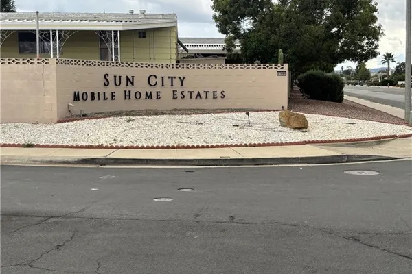 27601 SUN CITY BLVD 77
