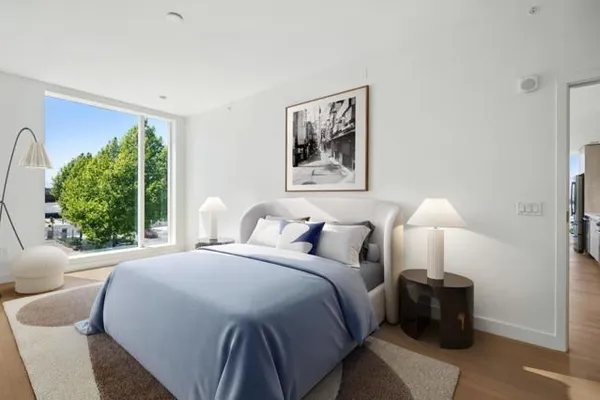188 W SAINT JAMES ST 10402