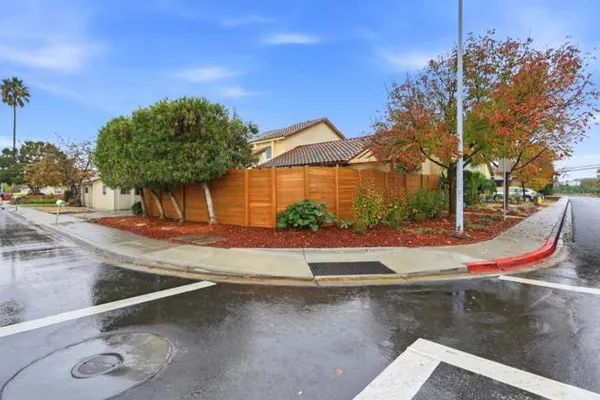 1306 MOUNT SHASTA AVE