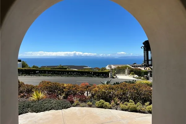 42 OCEANAIRE DR