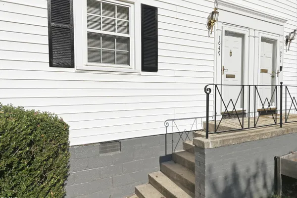 1649 SUTTON DR
