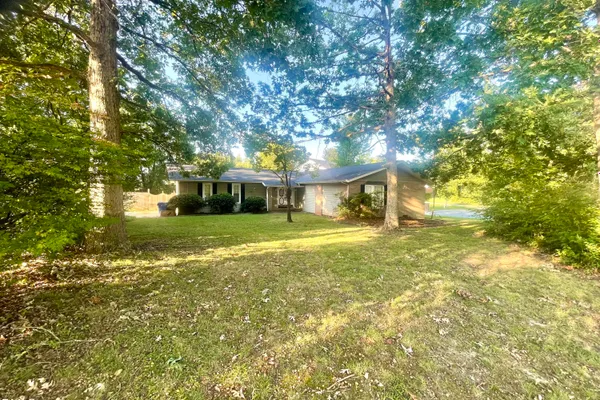 1232 JAMESTOWNE DR