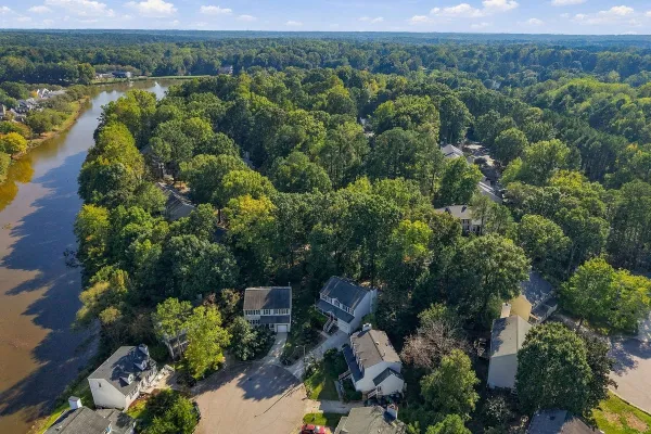 128 RIVERWALK CIR