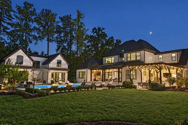 1325 EAGLESON LN