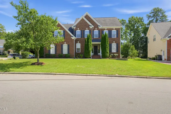 100 DRAKESHIRE CT