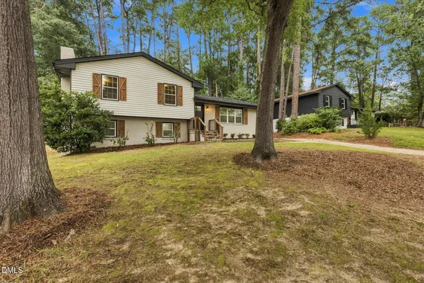 3605 WOODLEA DR