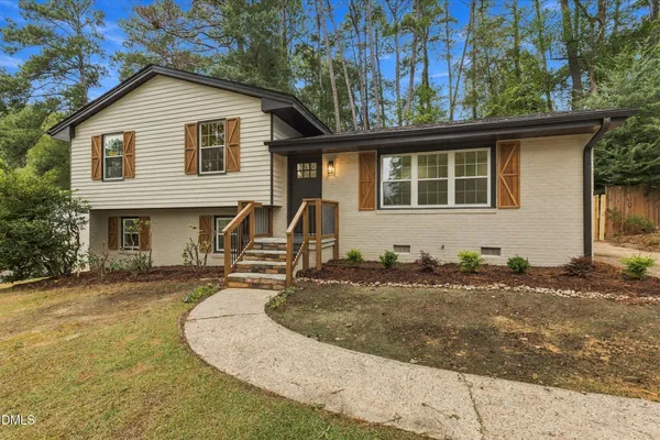 3605 WOODLEA DR