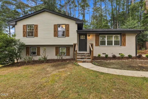 3605 WOODLEA DR