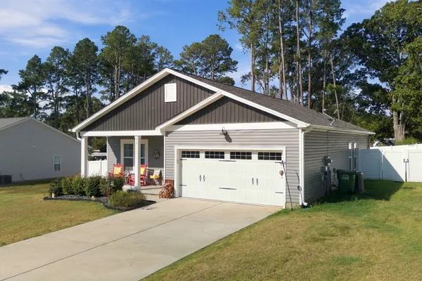 93 REGIS LN