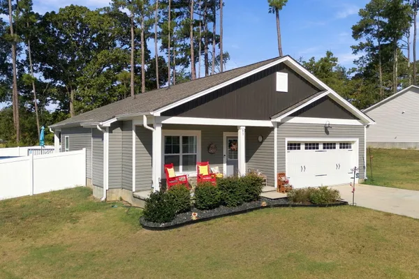 93 REGIS LN
