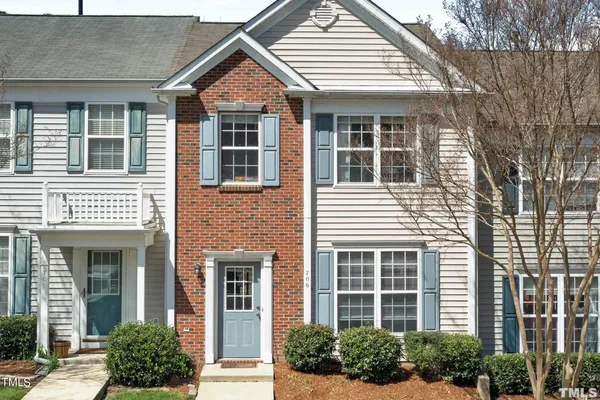 706 CANYON LAKE CIR