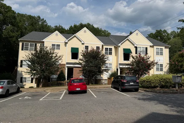 2201 MOUNTAIN MIST CT 302
