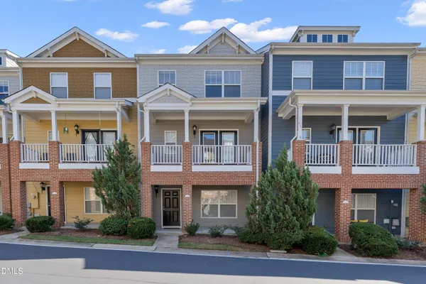 329 KINELLAN LN