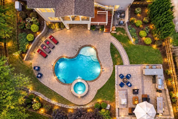 917 CAMBRIDGE HALL LOOP
