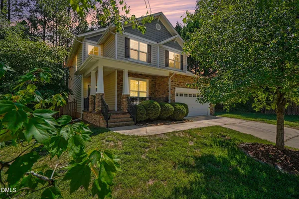 6 SILVERBELL CT