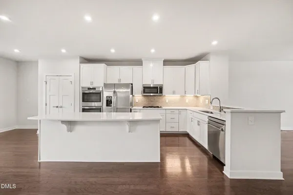 1109 TENDER DR
