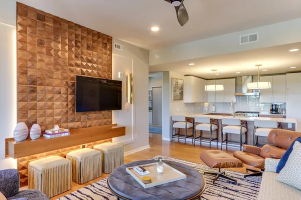 523 S W ST 501