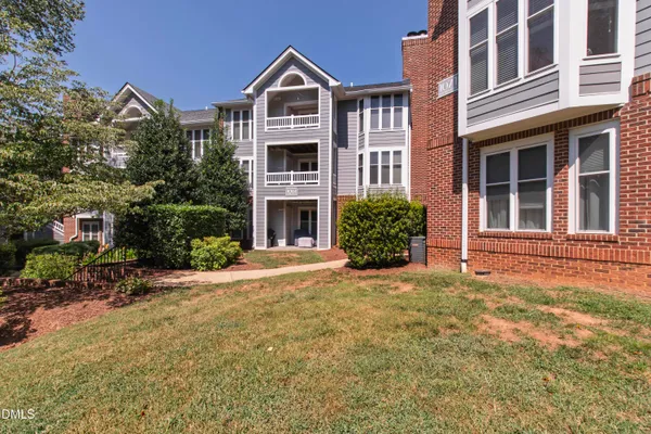 1061 WIREWOOD DR 301