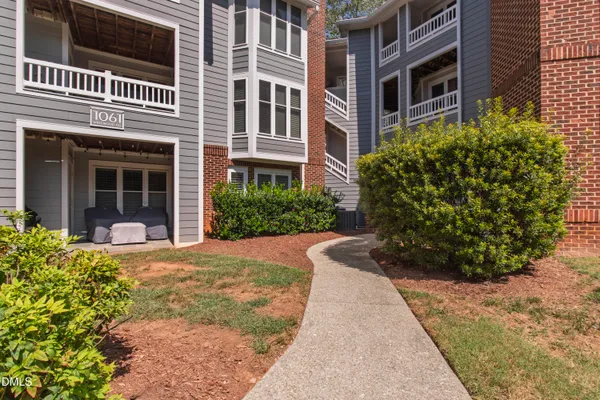 1061 WIREWOOD DR 301