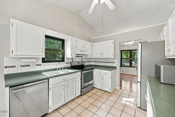 5609 GROOMSBRIDGE CT
