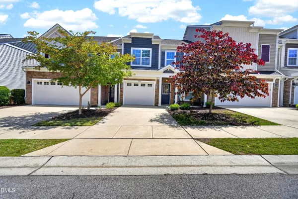 1061 MONMOUTH LOOP