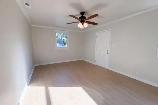 212 RED OAK AVE
