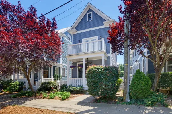 623 DOROTHEA DR