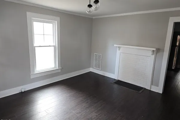 1307 N HYDE PARK AVE