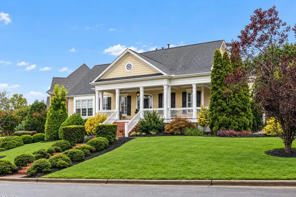 300 BELLES LANDING CT