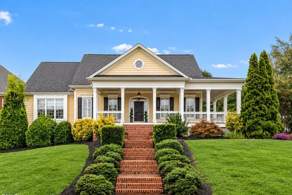 300 BELLES LANDING CT
