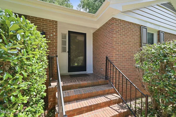 409 OAKRIDGE RD