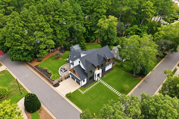814 TYRRELL RD