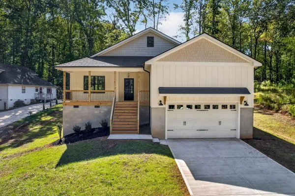 112 HORSE SHOE DR