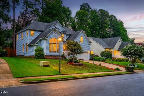 107 LONEBROOK DR