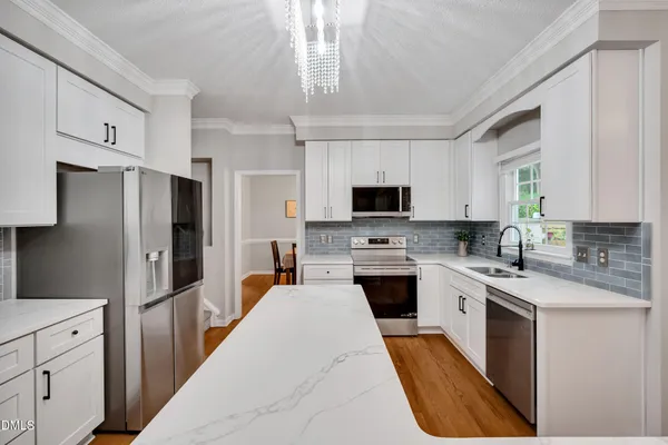 107 LONEBROOK DR