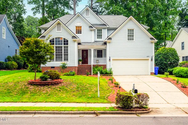 107 LONEBROOK DR