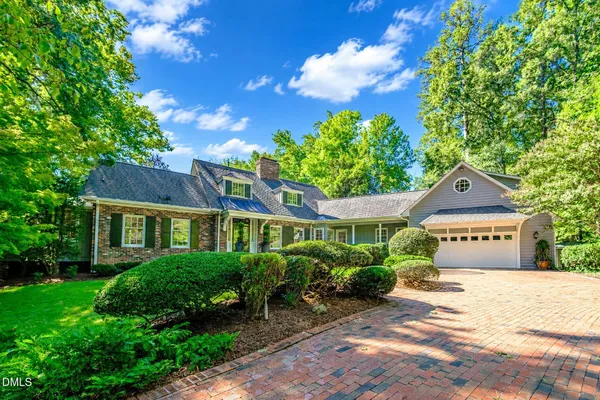 2140 N LAKESHORE DR