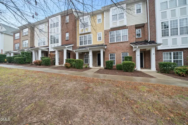 3839 CARY GLEN BLVD