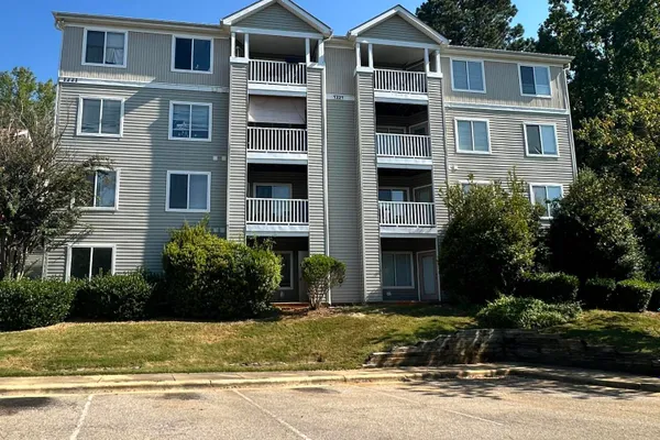 1221 UNIVERSITY CT 304