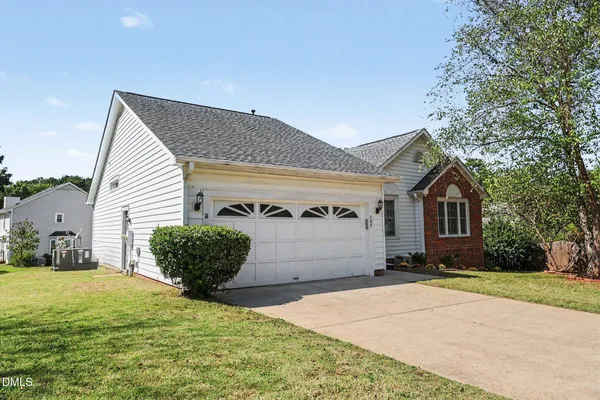 202 LONESOME PINE DR