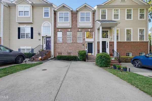 6829 MIDDLEBORO DR