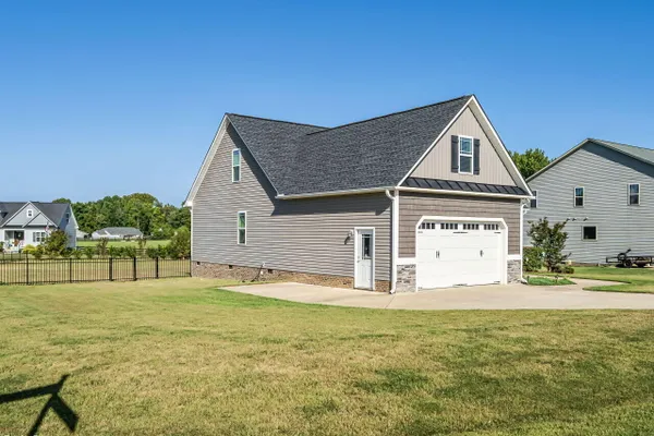 78 LASSITER HILLS DR
