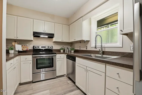 104 APPLECROSS DR