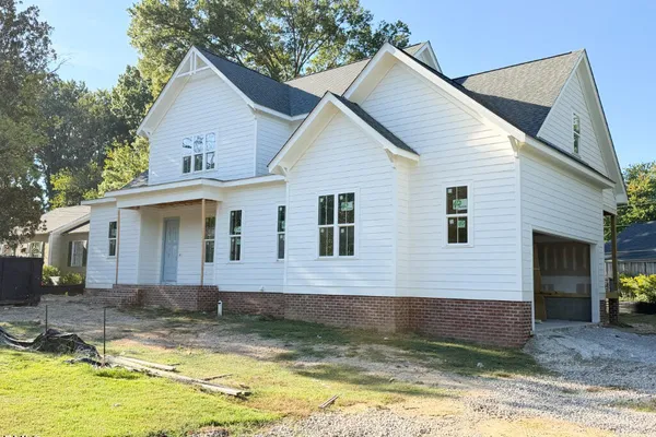 202 DENNIS AVE