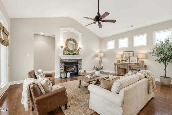 54 DENBY CIR