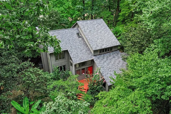 814 LAKE FOREST DR