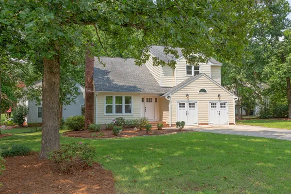 1001 LANTERN LIGHT CT