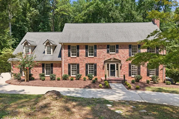2404 BEECHVIEW CT