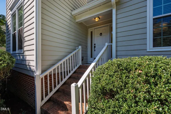 202 COBBLE RIDGE DR